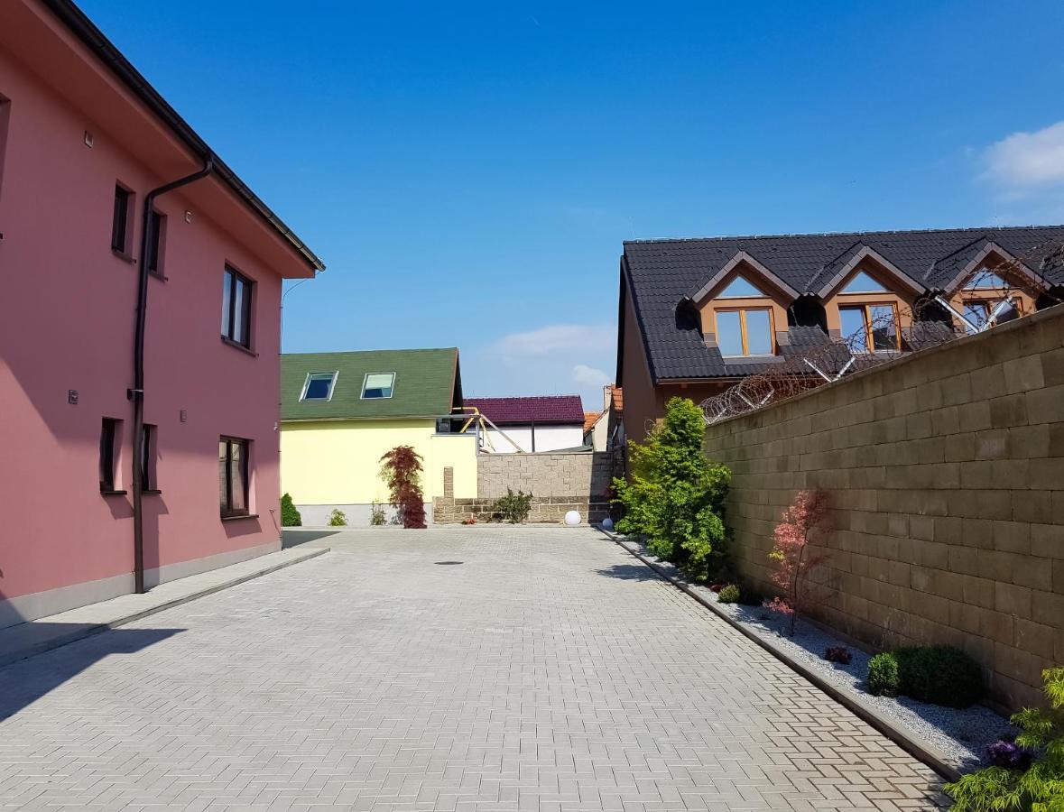 Apartment De Luna Prague Exterior photo